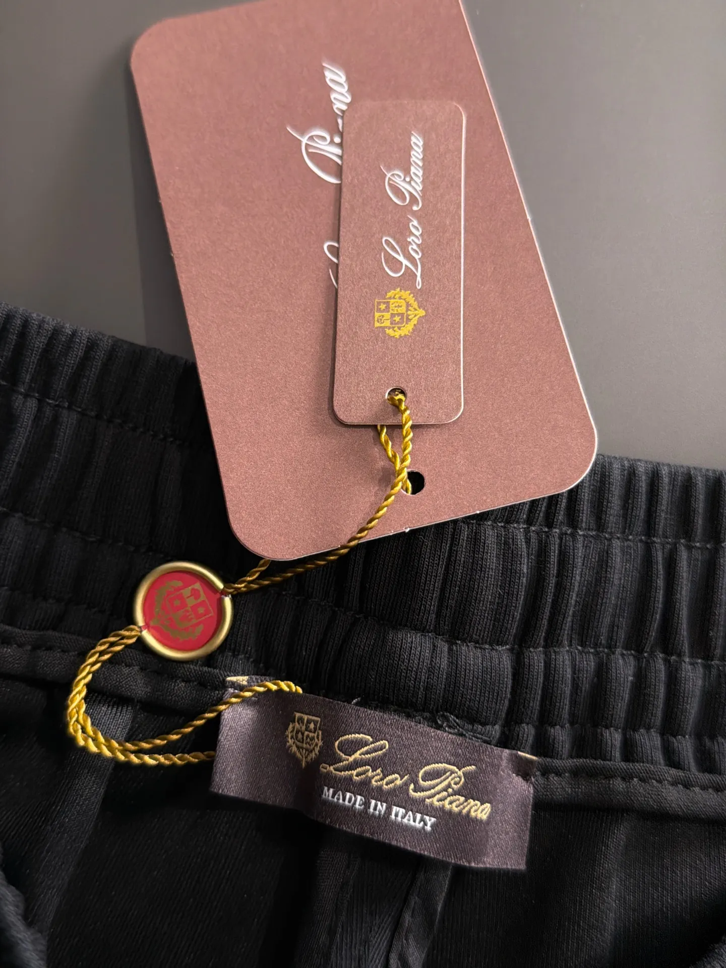 Next day shipment LP high quality Loro Piana 26ss autumn and winter new high-quality trousers Compare real-life details at will A perfect choice for autumn and winter. A must-have item. Sizes: M to 3XL (please state your height and weight when placing an order)